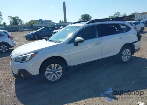 2019 Subaru Outback 2.5I Premium z USA, uszkodzony, nr VIN 4S4BSAHC1K3375691